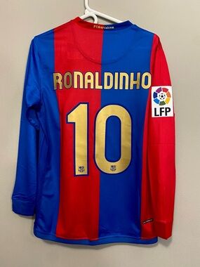 Barcelona 2006/2007 Ronaldinho home long sleeve soccer red and blue jersey